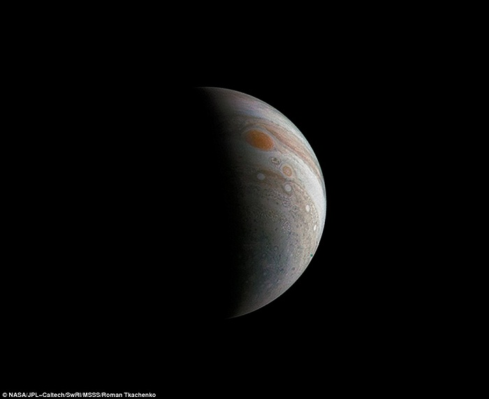 Stunning new NASA image reveals Jupiter`s `great red spot` megastorm in detail- VIDEOS